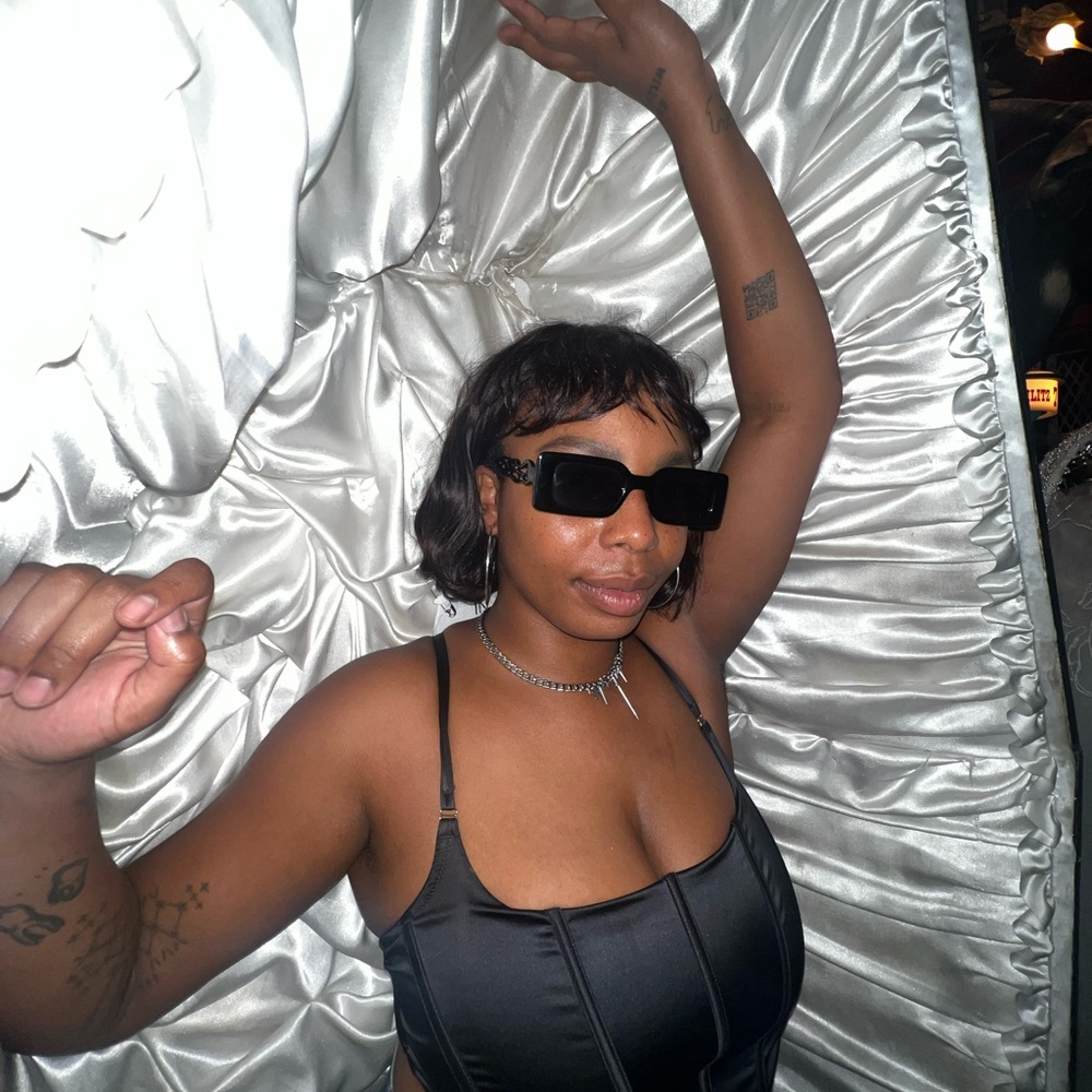 Meet your Posher, Honey